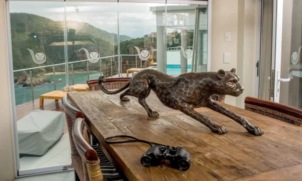 Cheetah Stalking bronze sculpture - Image 4