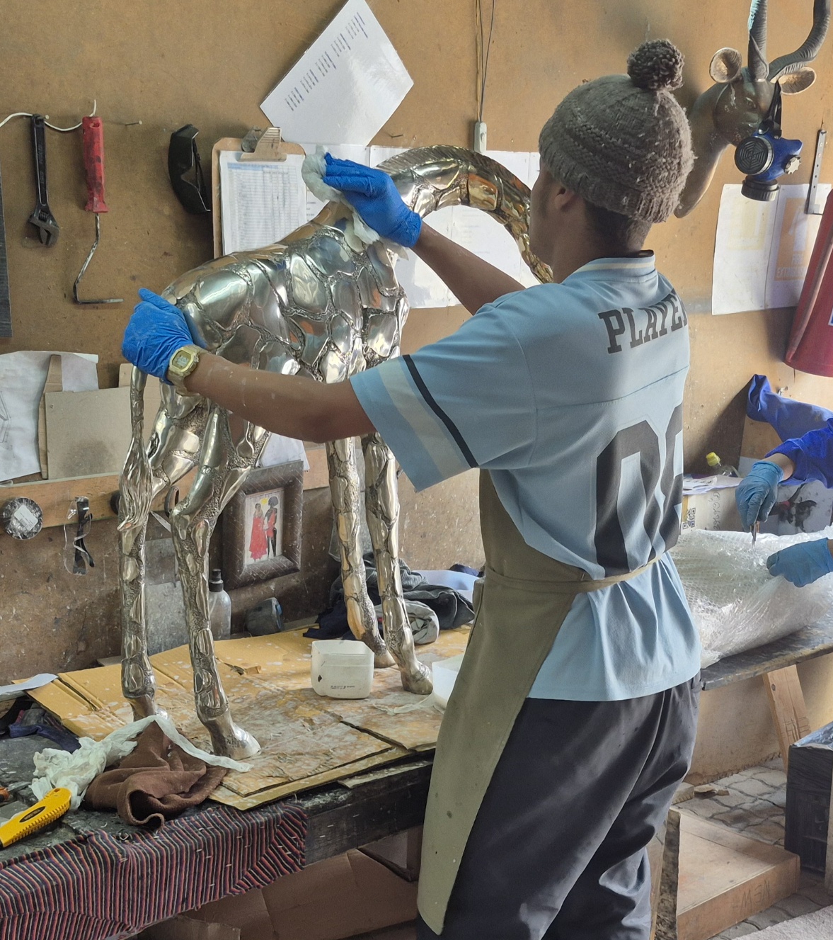 Silver & Black Giraffe Head Down (Large) - Image 5