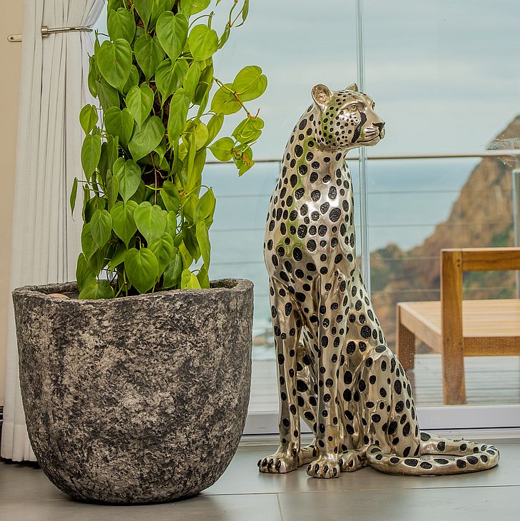 Cheetah Sitting silver & black sculpture (Life-size) - Image 8