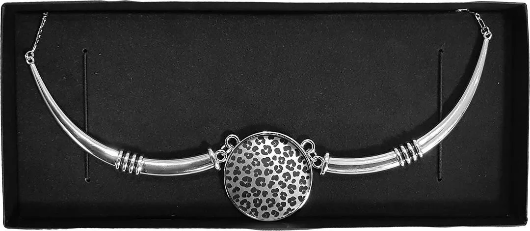 Engraved Necklace - Leopard Design - Image 2
