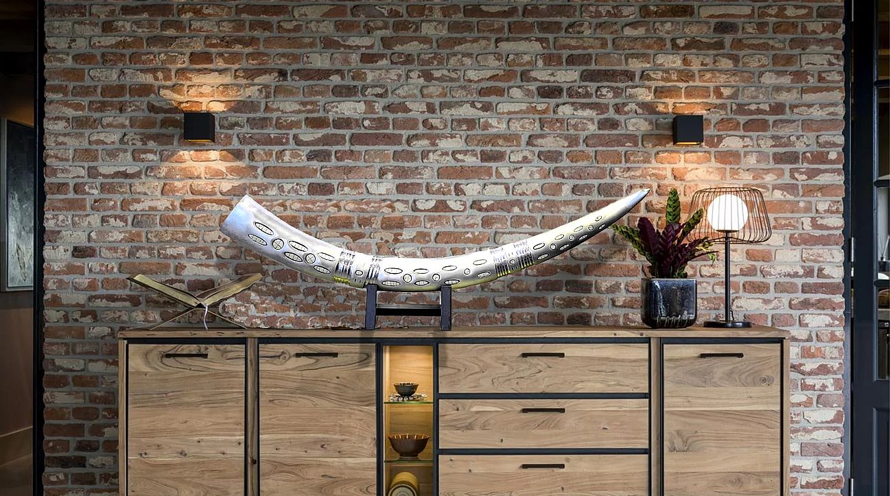 Elephant tusk sculpture - Image 7