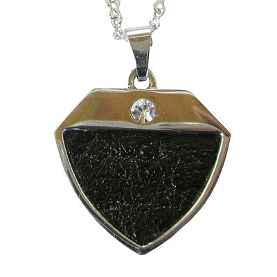 Pendant - black