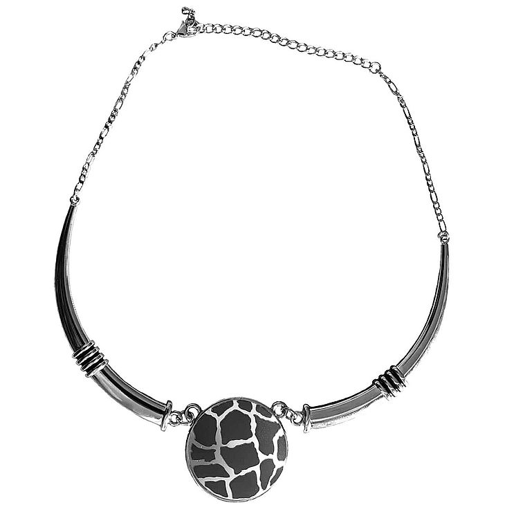 Engraved Necklace - Giraffe Design