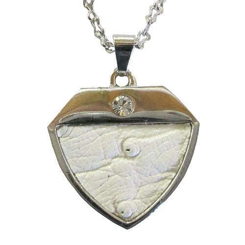 Pendant - white