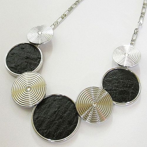 Ostrich necklace - Black