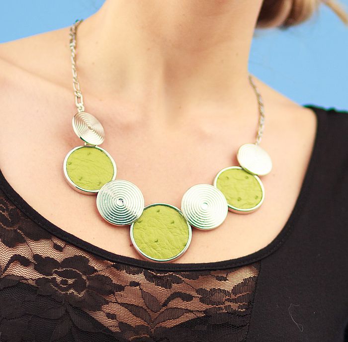 Ostrich necklace - chartreuse - Image 3